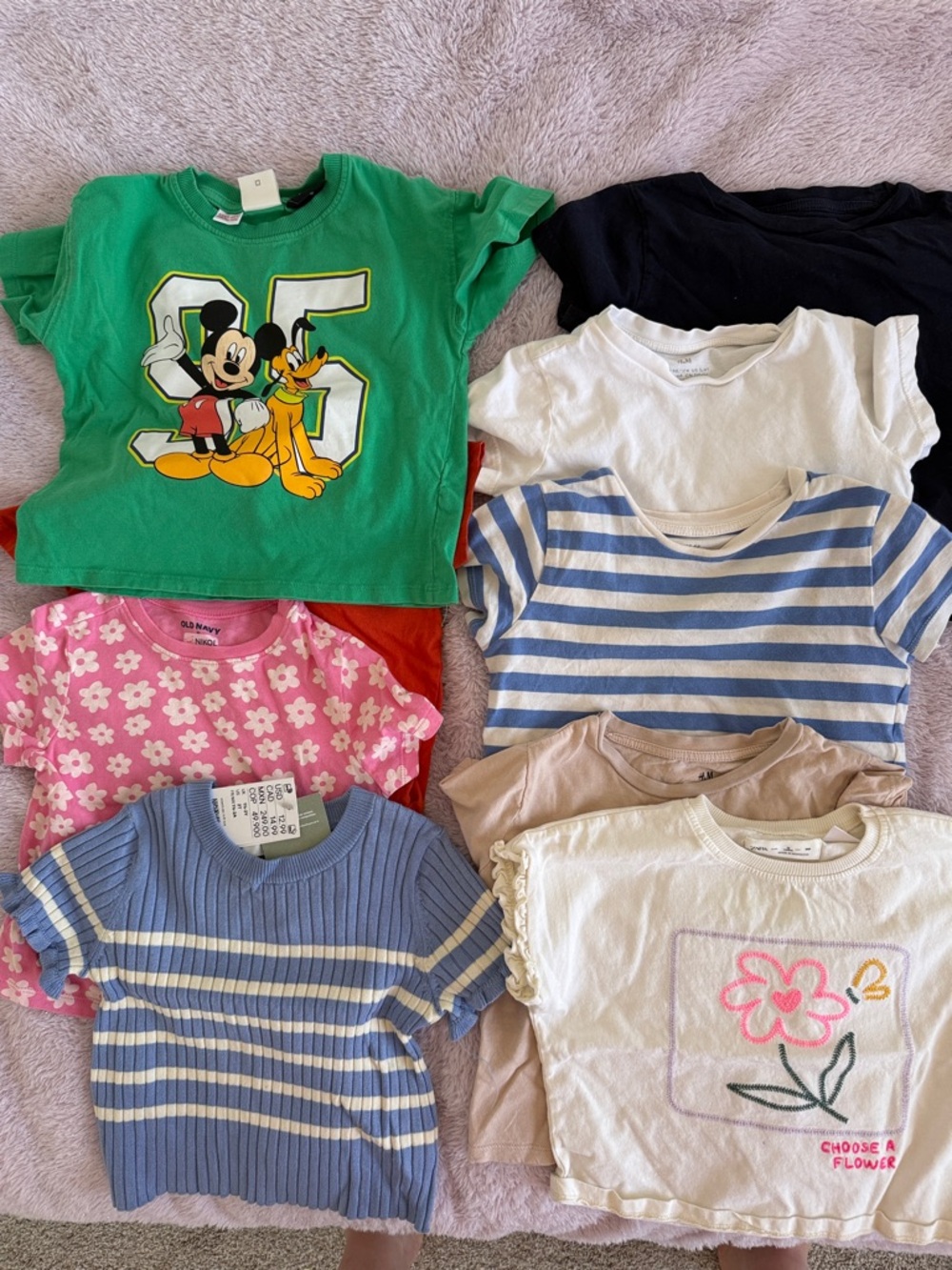 Multiples Green Mickey & Pluto Graphic Tee - Kids Short Sleeve 9 pc
